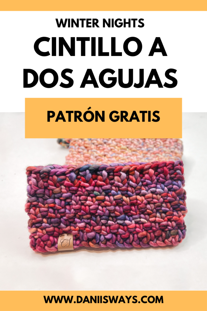Una imagen de pinterest de un cintillo tejido a dos agujas tricot en color purpura. La imagen lee "cintillo a dos agujas, patrón gratis"